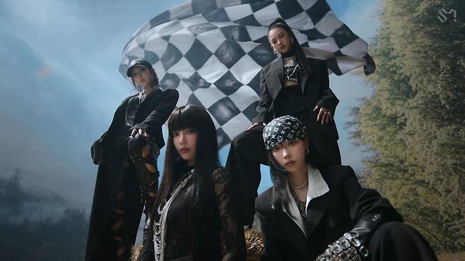 에스파 'Rich Man' MV 스틸컷