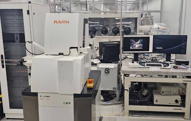 대전 유성구 카이스트 본원 미래융합소자동에 있는 전자빔 리소그래피. 이 장비는 전자빔을 사용해 미세회로 패턴을 구현한다. 카이스트 제공