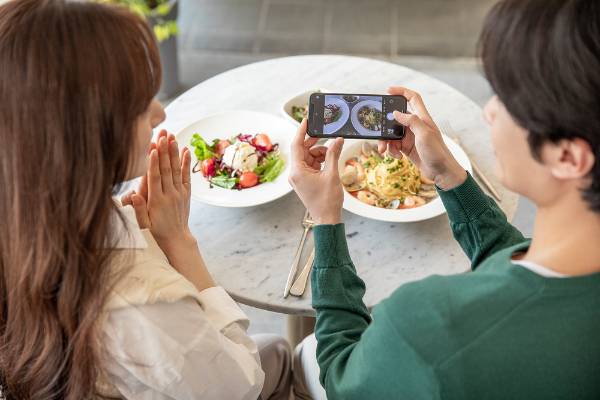 한 여성이 여러 명의 남성과 불륜을 저지른 사건을 조사했다는 탐정의 사례가 충격을 안긴다. 사진은 기사와 직접적인 관련 없음. /사진=클립아트코리아
