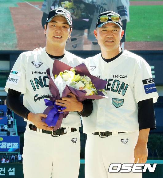 SSG 랜더스 김광현과 이숭용 감독. /SSG 랜더스 제공