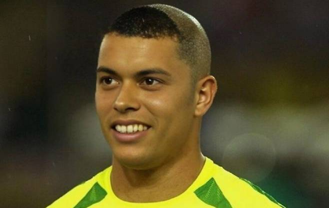 ▲ 호나우두와 존슨의 합성 사진 ⓒX