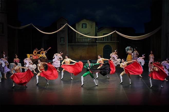 M발레단의 ‘돈키호테’ 공연 모습. /어울아트센터 제공