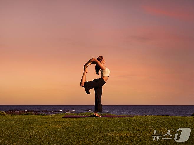 해비치 호텔&리조트 제주의 '선셋 요가'.(제주관광공사 제공, 재판매 및 DB 금지)
