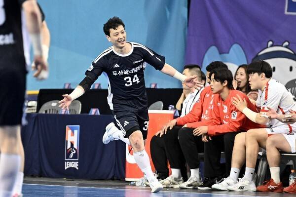Shinhan Sol Pay 2024 ~ 25 Сезон Гандбол H Лига Чемпион Мужчина Doosan и SK Hawks /Photo = Федерация гандбола Кореи