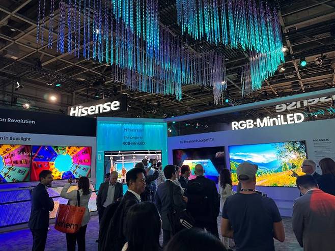 이달 초 독일 베를린에서 열린 IFA 2025 현장 전경. 중국 하이센스 부스 전경.ⓒ데일리안DB