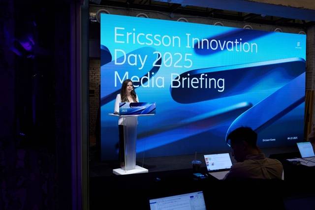 시벨 톰바즈 에릭슨 코리아 CEO가 '에릭슨 이노베이션 데이 2025' 기자간담회에서 발표하고 있다. 에릭슨 제공
