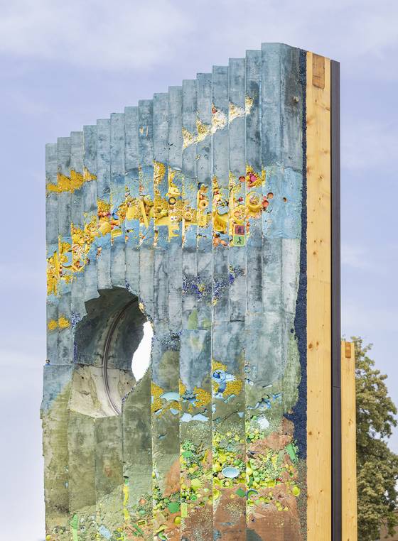 주제전 '일상의 벽' 일부 이미지. 사진 최용준