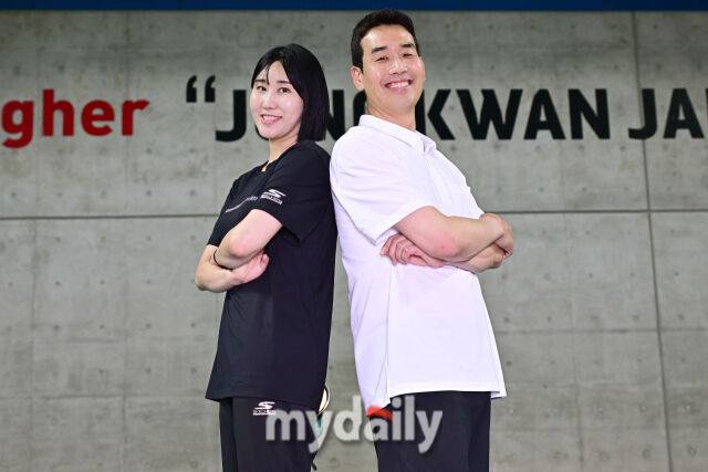 고희진 감독과 염혜선./마이데일리