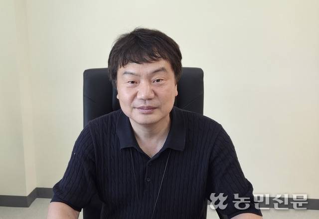 한현희 초대 원예원 북부원예시험장장.