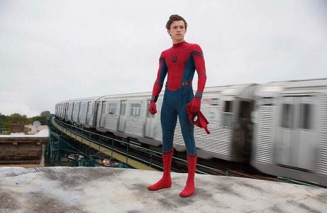 영화 '스파이더맨: 홈커밍(Spider-Man: Homecoming)' 속 톰 홀랜드(Tom Holland). 마블 스튜디오·컬럼비아 픽처스