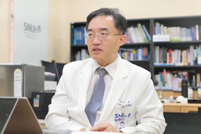 조영민 서울대병원 내분비대사내과 교수가 1형 당뇨병의 증상과 관리에 대해 설명하고 있다. 사진 제공=서울대병원