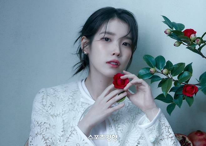 가수 아이유. 넷플릭스 제공