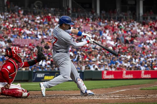 시카고 컵스 스즈키가 22일 신시내티전에서 1회초 타격을 하고 있다. AP연합뉴스