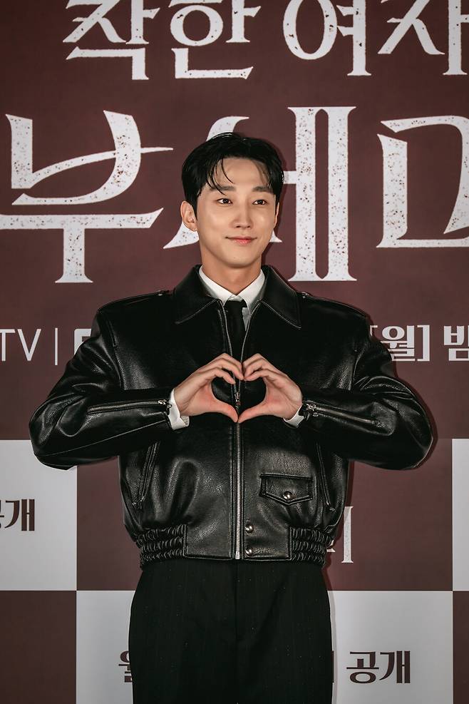 ▲ 진영. 제공| KT스튜디오지니