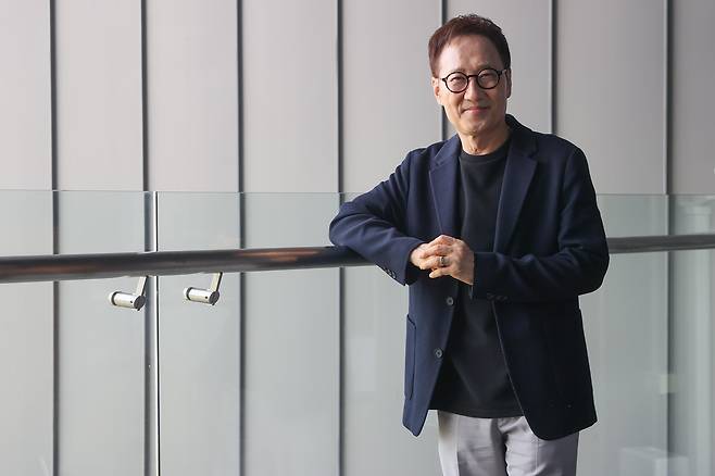 가수 유열 (서울=연합뉴스) 류효림 기자 = 가수 유열이 최근 서울 시내의 한 호텔에서 연합뉴스와 인터뷰하며 포즈를 취하고 있다. 2025.9.22 ryousanta@yna.co.kr