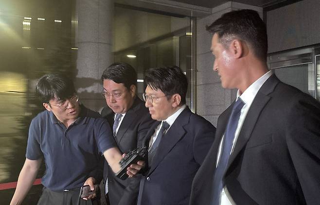 22일 경찰 조사를 받고 나오는 방시혁 하이브 의장 [촬영 조현영]