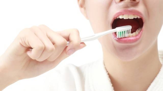 아침엔 식사 전 양치하는 것이 좋다는 말이 있다. 사실일까?｜출처: 클립아트코리아