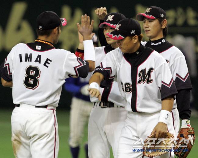 이마에는 지바 롯데 소속으로 2005, 2010년 재팬시리즈 MVP를 차지했다. 그는 2024년 1군 감독으로 라쿠텐을 지휘하고 시즌 종료 직후 경질됐다. 스포츠조선 DB