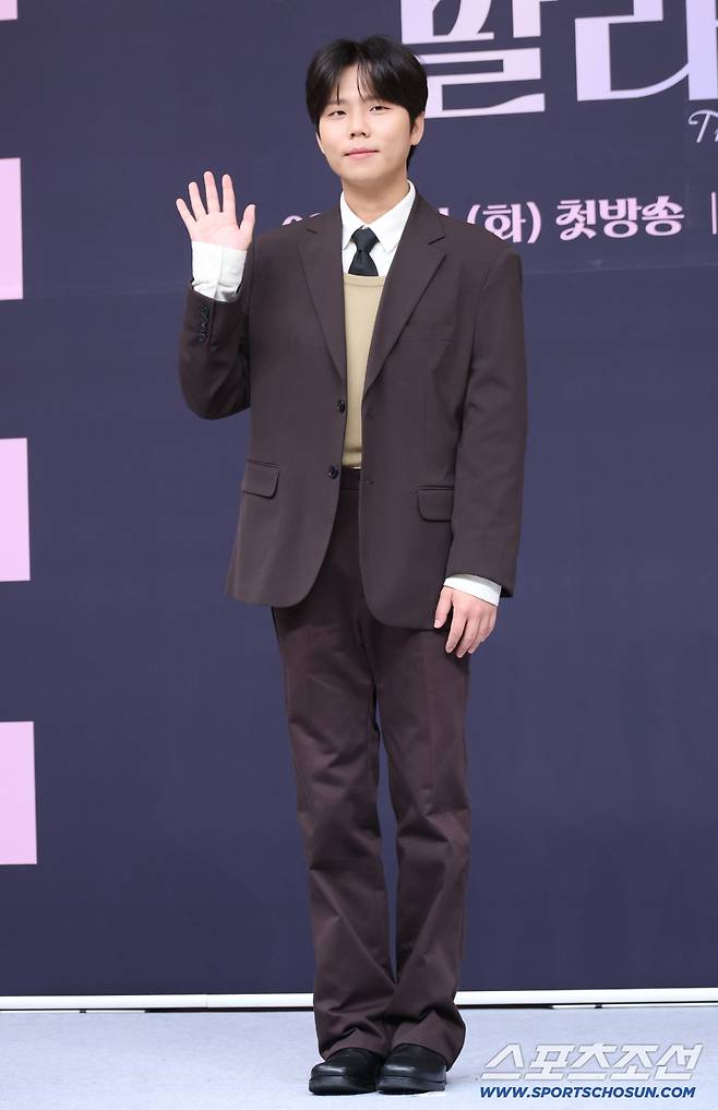 SBS 예능 '우리들의 발라드' 제작발표회가 23일 오전 서울 목동 SBS 사옥에서 열렸다. 정승환 포즈 취하고 있다. 정재근 기자 cjg@sportschosun.com/2025.9.23/