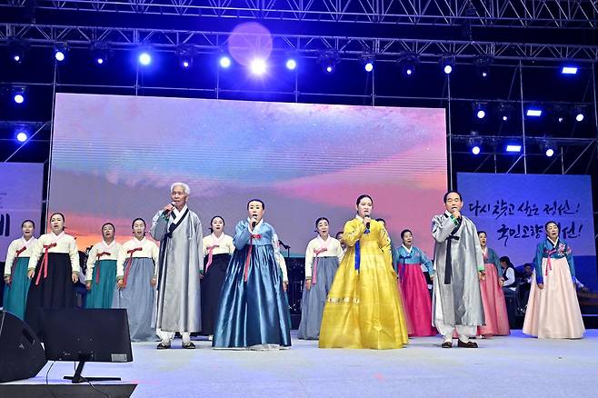 강원 정선아리랑제가 25~28일 정선공설운동장 일원에서 열린다. 사진은 지난해 아리랑제 개막식 장면. 정선군 제공