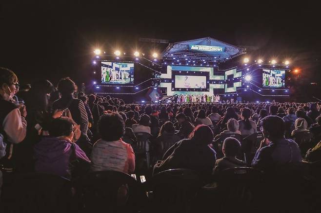 지난해 서울 구로구에서 열린 '구로G페스티벌' 현장에 시민들이 무대를 바라보고 있다. 구로구 제공