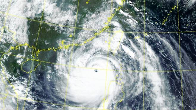 제18호 태풍 '라가사' 위성영상 (사진, 국가기상위성센터)