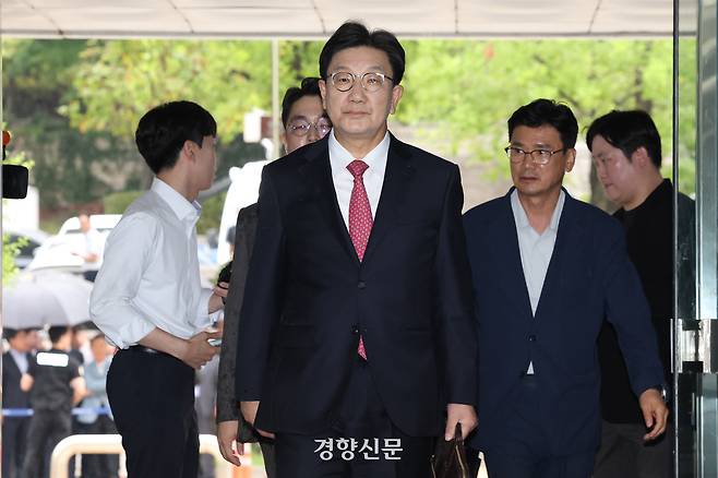 권성동 국민의힘 의원이 지난 16일 서울 서초구 서울중앙지법에서 구속 전 피의자 심문(영장실질심사)에 출석하고 있다. 한수빈 기자