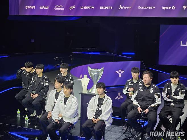 한화생명, KT, 젠지 선수들이 23일 서울 종로구 롤파크 LCK 아레나에서 ‘2025 LCK FINALS 미디어데이’에 참석했다. 송한석 기자