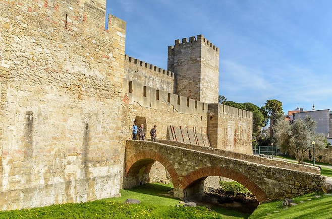 리스본의 관광명소 상 조르제 성 / 사진=플리커