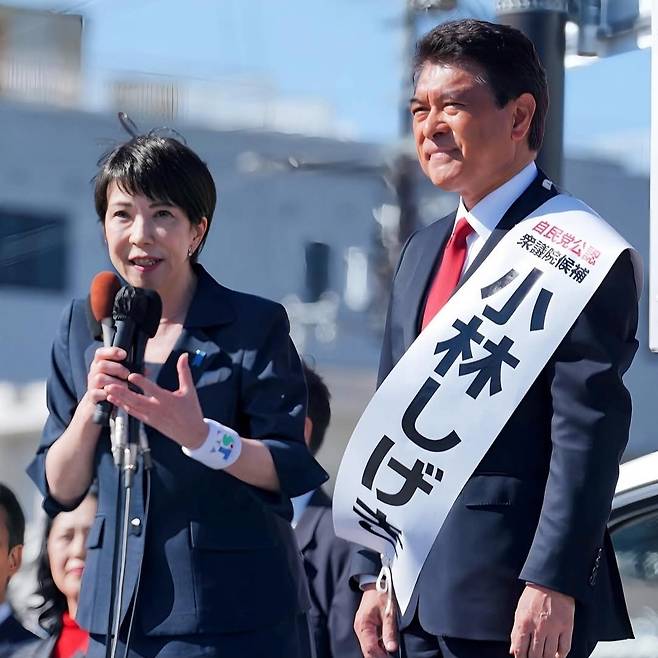 지난 2024년 10월 일본 중의원 총선거를 앞두고 유세하는 다카이치 사나에 전 경제안보상[다카이치 사나에 인스타그램 캡처]