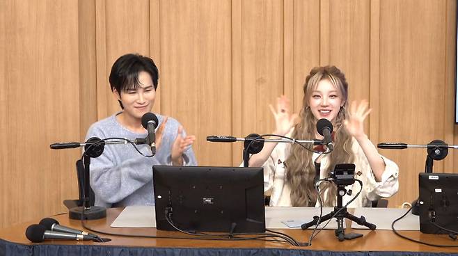 왼쪽부터 김희재, 우기 (사진=SBS 파워FM ‘두시탈출 컬투쇼’ 캡처)