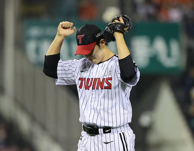 LG 김영우는 프로 첫 시즌부터 위력적인 투구를 이어가며 순수 신인 중에서 가장 뛰어난 기량을 보여주고 있다.｜뉴시스