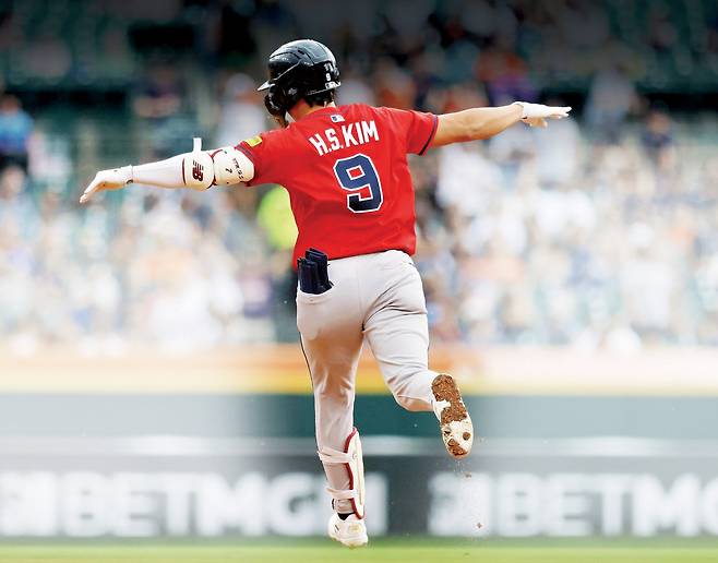 애틀랜타 김하성이 22일 디트로이트전에서 홈런을 친 뒤 베이스를 돌고 있다. AFP연합뉴스