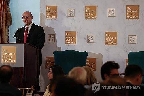 연설하는 스티븐 마이런 연준 이사 [뉴욕 로이터=연합뉴스. 재판매 및 DB 금지]