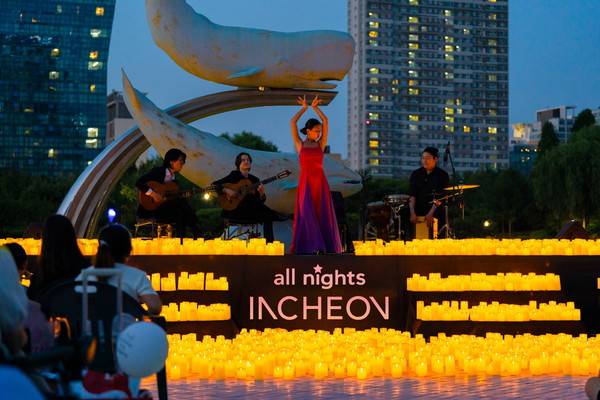 송도센트럴파크에서 지난해 열린 '캔들라이트 콘서트' 현장. <인천관광공사 제공>