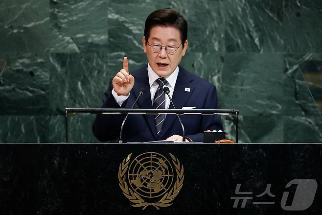 이재명 대통령이 23일(현지시간) 미국 뉴욕 유엔 본부에서 열린 제80차 유엔 총회에서 기조연설을하고 있다. ⓒ 로이터=뉴스1 ⓒ News1 황기선 기자