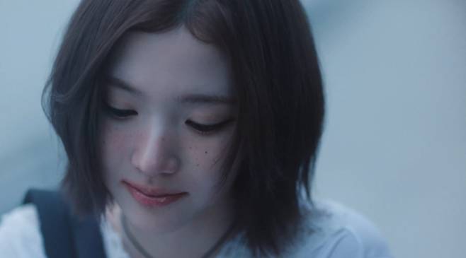 하츠투하츠 '프리티 플리즈' 뮤직비디오 영상 갈무리