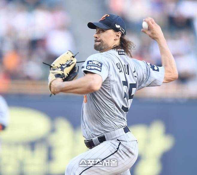 한화 선발투수 와이스가 29일 서울 잠실구장에서 열린 2025 KBO리그 LG와 경기에서 역투하고 있다. 잠실 | 최승섭기자 thunder@sportsseoul.com