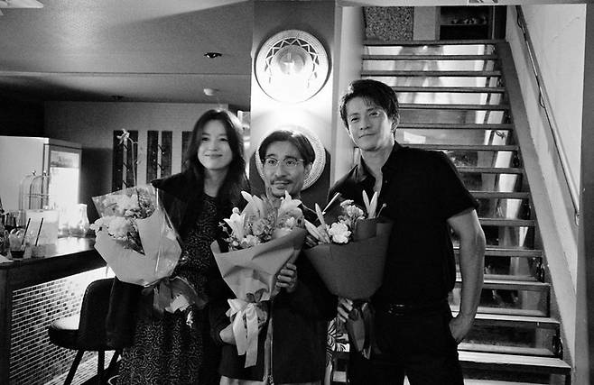 한효주-츠키카와 쇼 감독-오구리 슌. 한효주 SNS.