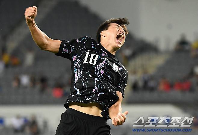 11일 오후 경기도 용인미르스타디움에서 열린 E-1 챔피언십(동아시안컵) 한국과 홍콩의 경기. 이호재가 추가골을 넣은 후 환호하고 있다. 용인=정재근 기자 cjg@sportschosun.com/2025.7.11/