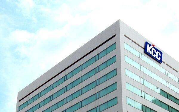 서울시 서초구에 위치한 KCC 본사 전경. /KCC 제공