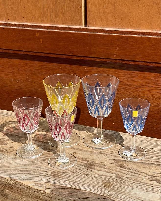 오브제가 가득한 서순라길 소품숍. 인스타그램 @otyg____