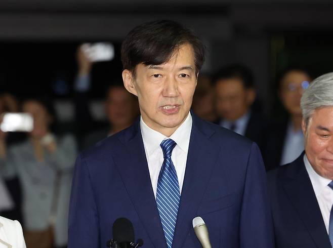 조국 전 조국혁신당 대표가 지난달 15일 오전 서울 구로구 서울남부교도소에서 광복절 특사로 출소하며 대국민 인사를 하고 있다. 뉴시스