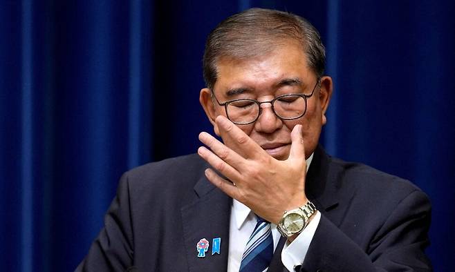 이시바 시게루 일본 총리가 지난 7일 기자회견을 하고 있다. 로이터 연합뉴스