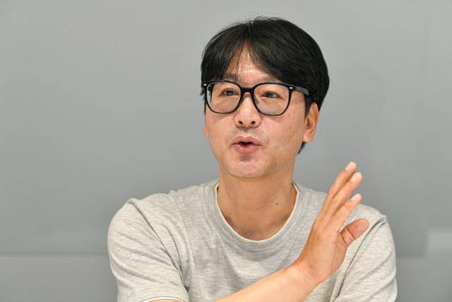 테슬라 국내지사에서 운영총괄로 일한 이민철 라이드 대표는 "중국 전기자동차의 성능과 디자인이 깜짝 놀랄만큼 좋아졌다"며 성능 좋은 중국 전기자동차를 국내에 들여올 계획이다. 그는 다양한 차량을 국내 최저가로 판매해 자동차 판매의 유니콘을 만들겠다는 목표를 갖고 있다. 남동균 인턴기자