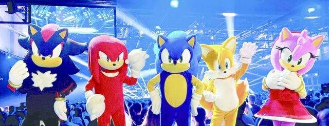 국내 게임사들이 글로벌 시장 도전의 일환으로 세계적인 게임쇼에 적극 참여하고 있다. 지난해 도쿄 게임쇼 현장에서 소닉 캐릭터 코스튬 플레이를 한 게이머들 모습. 도쿄 게임쇼는 25일부터 나흘간 진행한다. 세가 제공