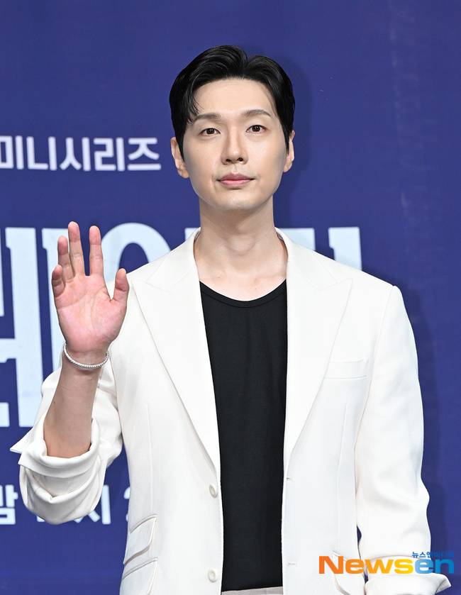 지현우