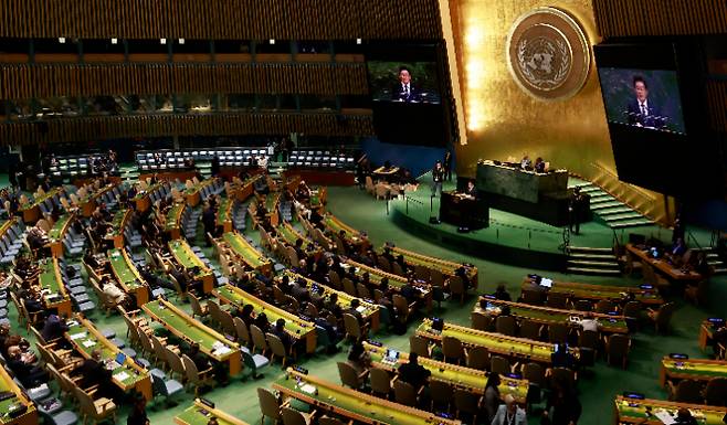 이재명 대통령이 23일(현지시간) 미국 뉴욕 유엔본부 총회장에서 기조연설을 하고 있다. 연합뉴스