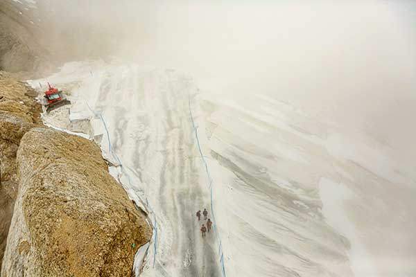 테라스에서 본 정상의 마르몰라다 빙하.