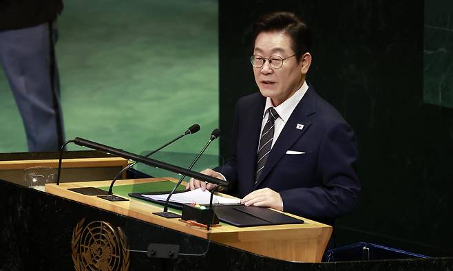 이재명 대통령이 23일(현지시간) 미국 뉴욕 유엔본부 총회장에서 기조연설을 하고 있다. 연합뉴스